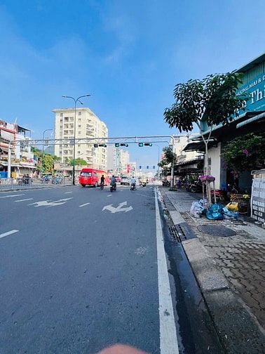 Bán nhà 3 lầu (4x20) 256/1/6 Dương Quảng Hàm p5 Gò Vấp (9 phòng f)