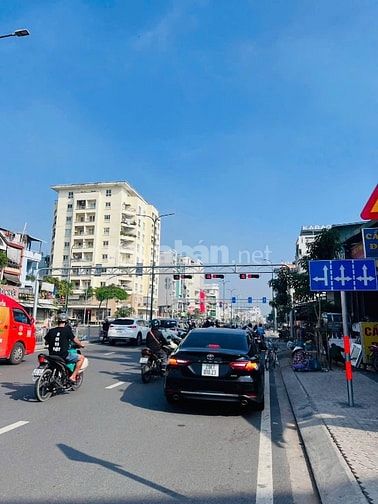 Bán nhà 3 lầu (4x20) 256/1/6 Dương Quảng Hàm p5 Gò Vấp (9 phòng f)