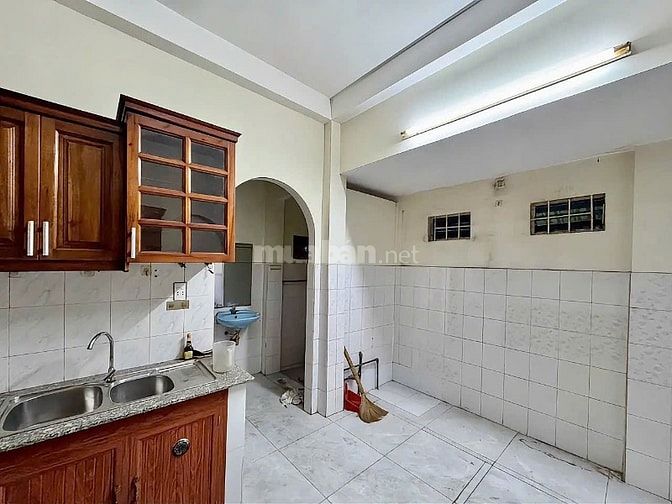 Nhà hẻm xe hơi kinh doanh- Gần chợ Bà Chiểu