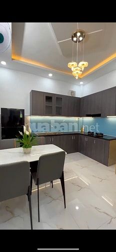 CHÚ SÁU KẸT TIỀN BÁN NHÀ Đ NGUYỄN BỈNH KHIÊM,Q1,SỔ HỒNG MUA BÁN NGAY