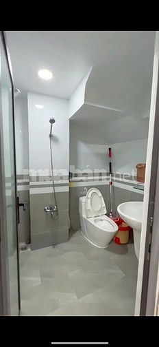 CHÚ SÁU KẸT TIỀN BÁN NHÀ Đ NGUYỄN BỈNH KHIÊM,Q1,SỔ HỒNG MUA BÁN NGAY