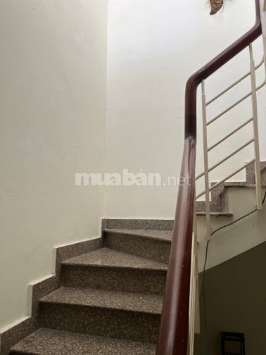 Bán Nhà 4x18m 3 tầng BTCT 217/5 Tôn Thất Thuyết P3 Q4