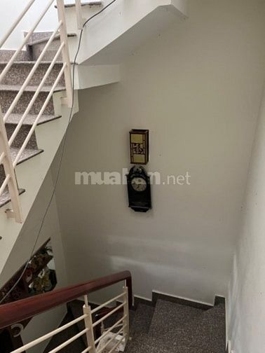 Bán Nhà 4x18m 3 tầng BTCT 217/5 Tôn Thất Thuyết P3 Q4