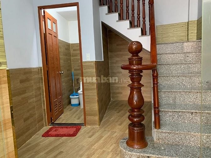 Cho thuê mặt bằng đường Lê Hồng Phong, P10 Q10. DT 4x16m. Giá 24 triệu