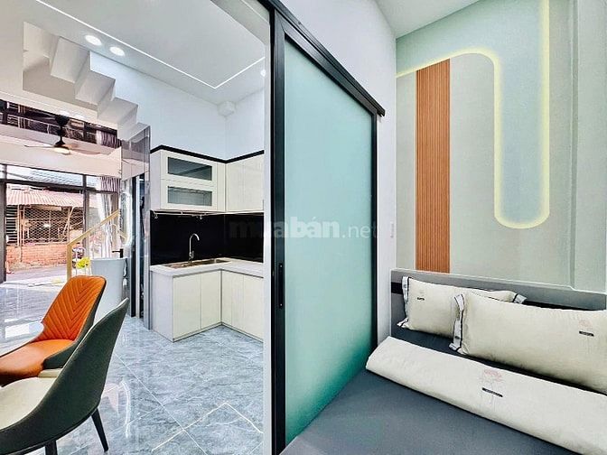 Bán nhà sẵn hợp đồng thuê 12tr Lạc Long Quân P3 Tân Bình 34,7m2, 3tỷ5 