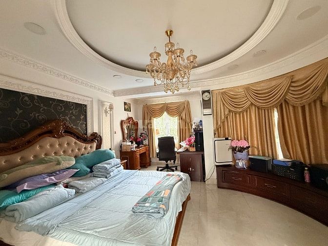 BÁN NHÀ BIỆT THỰ PHONG CÁCH TÂN CỔ ĐIỂN, MÁI NGÓI