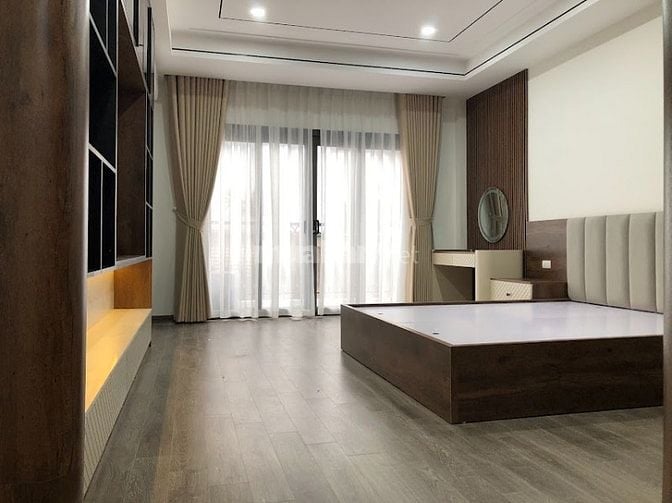 Nhà mặt phố Bờ Sông Sét, 65m2 x7T thang máy,oto vào nhà KD, buôn bán.