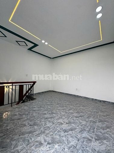 Nhà 1/đường Hoa Vàng, hơn 300triệu sở hữu nhà bên hông uỷ ban Mỹ Hạnh 