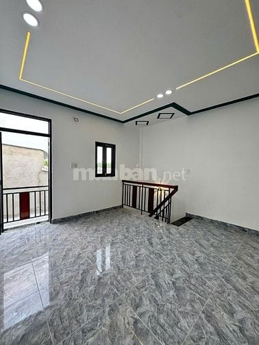 Nhà 1/đường Hoa Vàng, hơn 300triệu sở hữu nhà bên hông uỷ ban Mỹ Hạnh 