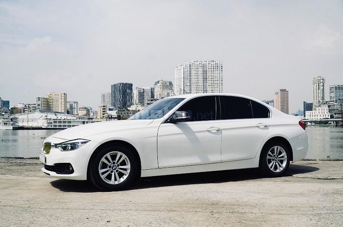 Chính chủ về quên nên cần bán Bmw320i dkld 07/2019