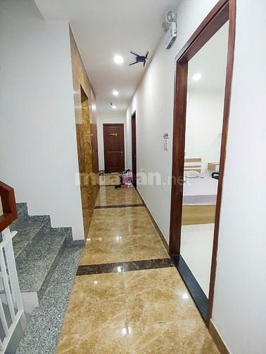 Cho Thuê Phòng Trọ Full Nội Thất , Có Thang Máy , Hầm Gửi Xe