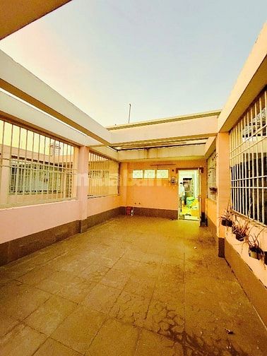 Bán nhà MT đường 3 KDC Bông Sao P5Q8.