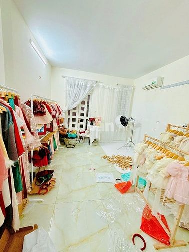 Bán nhà MT đường 3 KDC Bông Sao P5Q8.