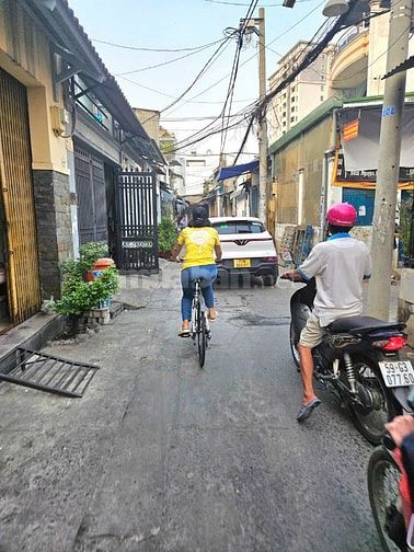 Dưới 4 tỷ sở hữu ngay nhà sổ hồng riêng ngay Metro Tham Lương