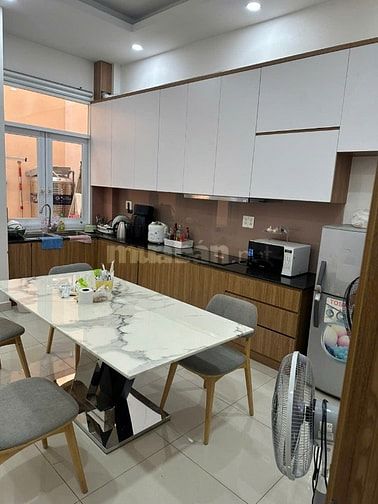 Mặt tiền Song Hành 4x19 6 lầu 10PN có thang máy
