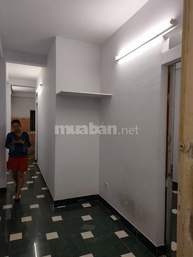 Cho thuê nguyên căn lầu 3 Nhà A85B S 63m2 Ng.Thần Hiến P18.Q4. 2PN ,1W