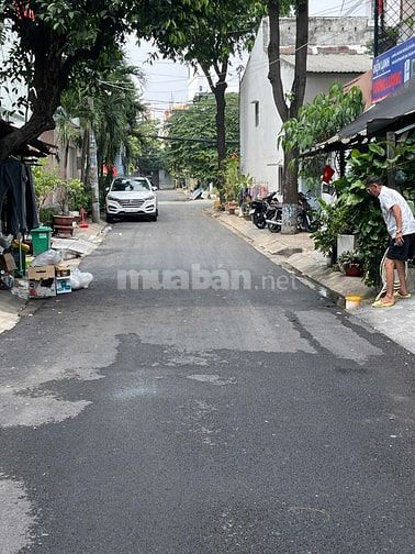 Bán nhà mặt tiền đường 16, phườngTân Phú, Quận 7, sát chợ Tân Mỹ, PMH