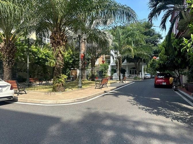Biệt thự khu biệt lập, 357a/3 Nguyễn Trọng Tuyển, DT 9x15m - 4 tầng
