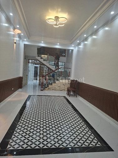 Cho thuê nhà 4 tầng mặt đường Nguyễn Bỉnh Khiêm