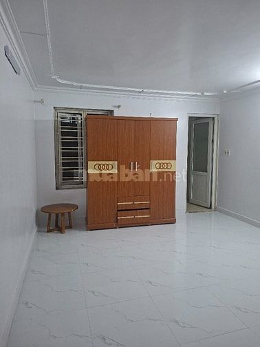 Cho thuê nhà 4 tầng mặt đường Nguyễn Bỉnh Khiêm