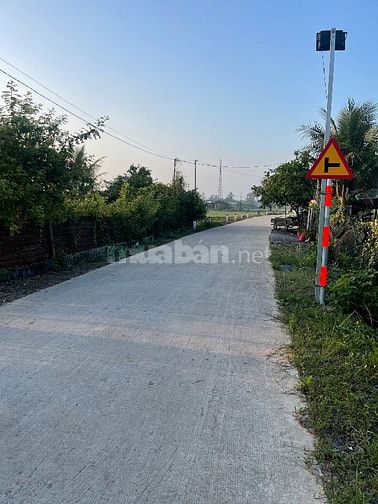 Cần bán lô đất thích hợp làm nhà vườn hoặc kho bãi 