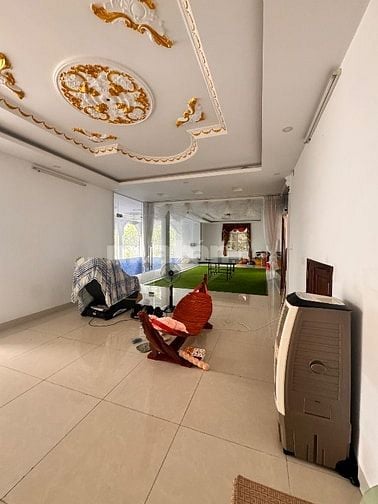 BÁN BIỆT THỰ CỔ ĐIỂN SÂN VƯỜN QUỸ ĐẤT LỚN HIẾM CÓ QUẬN 12