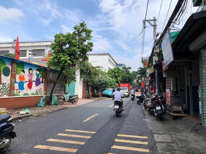 Nhà riêng 40m x 7T có thang máy oto vào nhà,giá 15,2 tỷ, ngõ110 Nam Dư