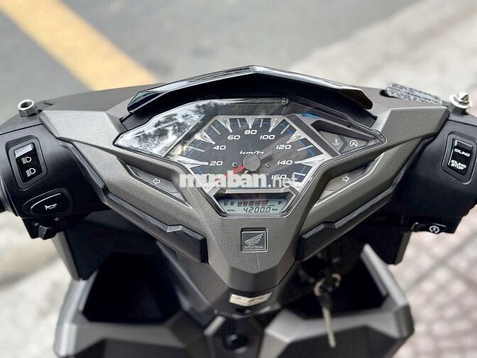 Honda Vario 150 2017 Vàng cát 4200km