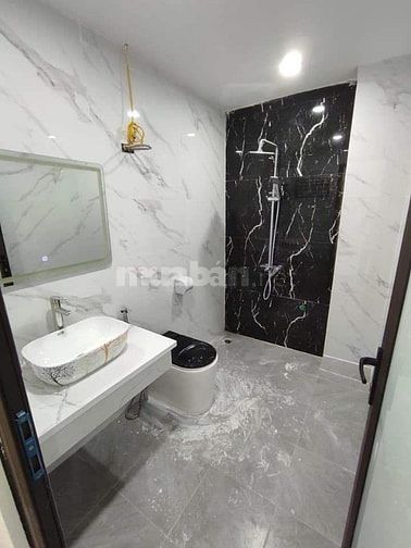 BÁN NHÀ TÔ VĨNH DIỆN LÔ GÓC 7 TẦNG THANG MÁY CÁCH  NGÃ TƯ SỞ 250M