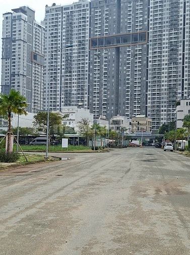 Bán lô đất nền 90m2 giá 2tỷ590 triệu đường Đào Trí, gần Q7 Riverside