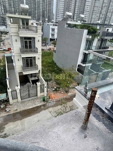 Bán lô đất nền 90m2 giá 2tỷ590 triệu đường Đào Trí, gần Q7 Riverside