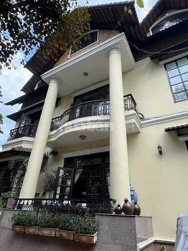 Bán biệt thự phướng Thảo Điền , diện tích 636 m2