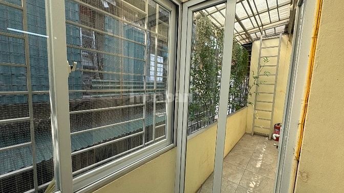 Căn Hộ Tập Thể Lê Thánh Tông Siêu Đẹp Ở Ngay 50m2 x 4.8 Tỷ.