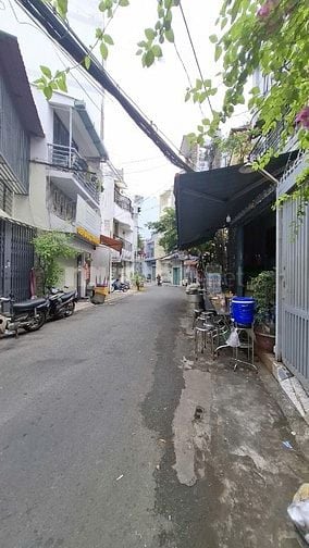 Hẻm xe tải tránh sát Đặng Minh Trứ, Tân Bình, 30m2, 2PN chỉ 4 tỷ nhỉnh