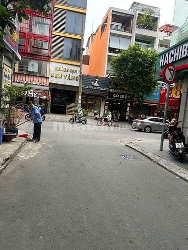 Bán nhà hẻm xe hơi ngay Vạn Hạnh Mall, Quận 10, DT: 4x12m, 4 tầng lầu,