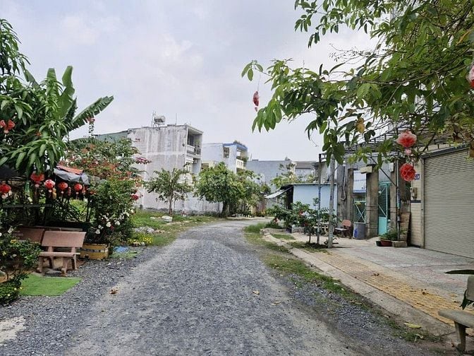   Bán lô đất mặt tiền -gần Tô ký-Rộng 4-đường lớn-chỉ hơn 4 tỷ