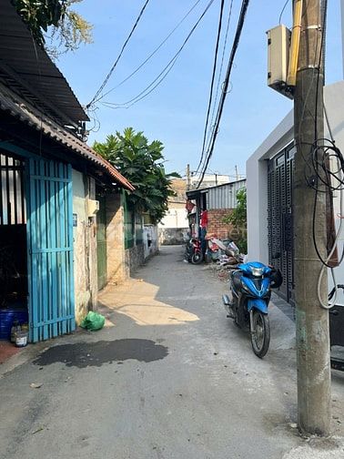 Bán nhà phố 3 tầng , p Bình Trưng Tây , đ. Nguyễn Thị Định