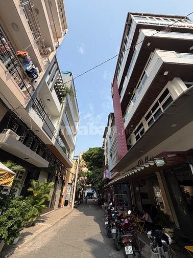Góc 3mt 22/21 Trương Hoàng Thanh , 223m2 sàn, 5 tầng, có hđ thuê 63tr