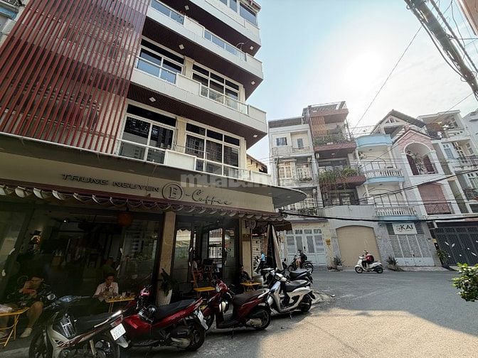 Góc 3mt 22/21 Trương Hoàng Thanh , 223m2 sàn, 5 tầng, có hđ thuê 63tr