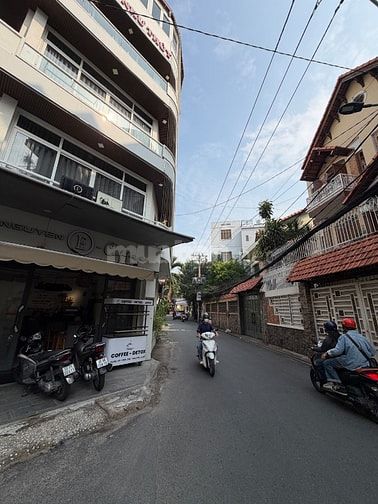 Góc 3mt 22/21 Trương Hoàng Thanh , 223m2 sàn, 5 tầng, có hđ thuê 63tr