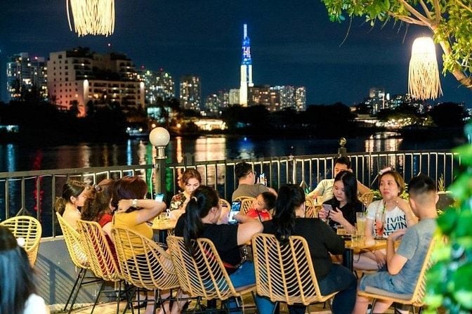 Tôi cần bán gấp nhà Mặt Hồ, Mai Anh Tuấn, Q Đống Đa, Dt 220 m, 3 Tầng 