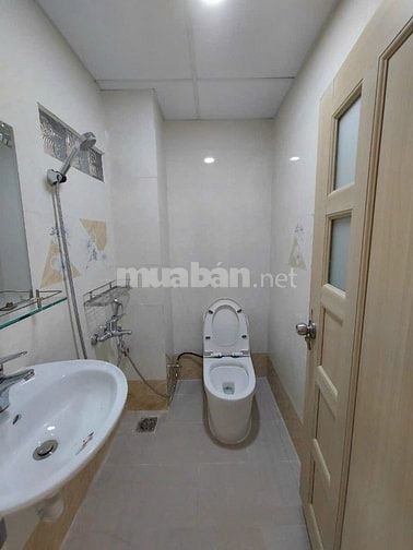 Cần bán nhà MT Lê Thi Bạch Cát