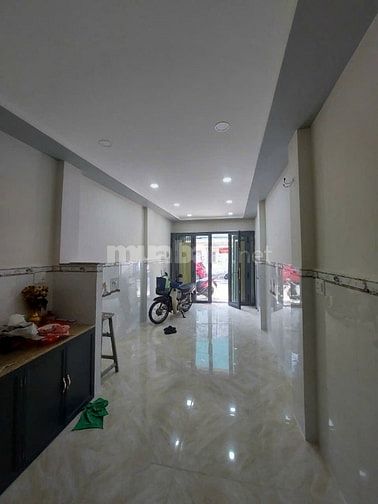 Cần bán nhà MT Lê Thi Bạch Cát