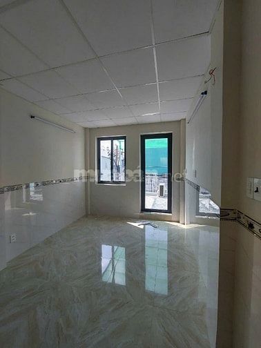 Cần bán nhà MT Lê Thi Bạch Cát