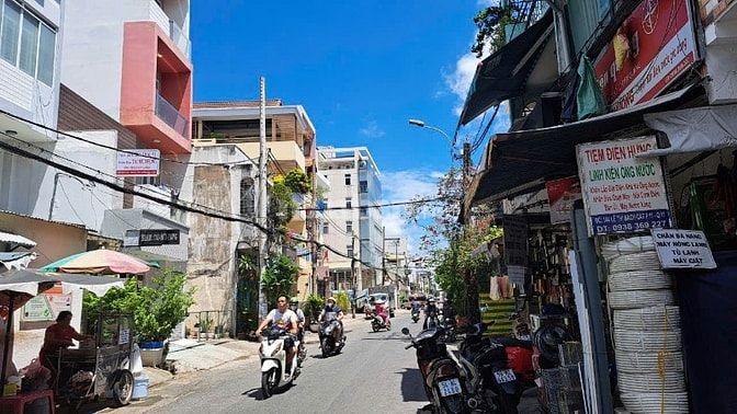 Cần bán nhà MT Lê Thi Bạch Cát