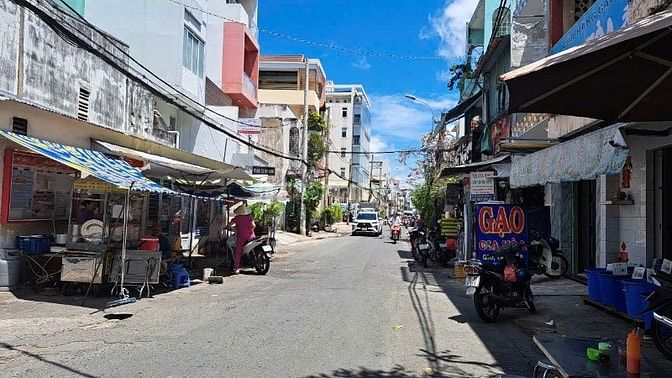 Cần bán nhà MT Lê Thi Bạch Cát