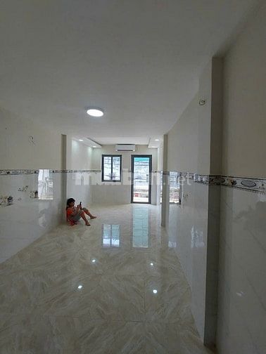 Cần bán nhà MT Lê Thi Bạch Cát