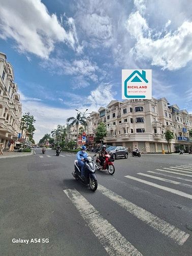 Cho thuê căn góc 2MT đường số 3 Cityland Park Hills Gò Vấp. DT:7.5x20