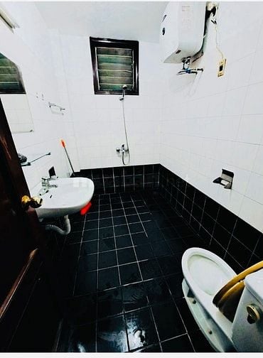 Cho thuê nhà nguyên căn. Trần Quang Diệu. Đống Đa. HN. 60m x 4 tầng 25