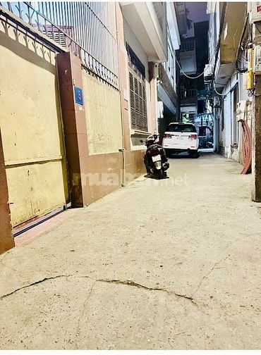 Cho thuê nhà nguyên căn. Trần Quang Diệu. Đống Đa. HN. 60m x 4 tầng 25